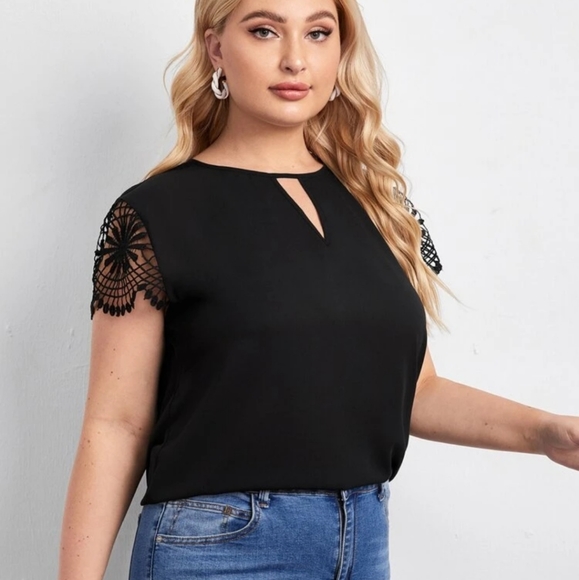 ⚡2/$20⚡1XL Plus Keyhole Neck Lace Sleeve Top - SHEIN - Picture 3 of 6